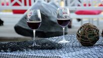 „Na zdraví“ se sklenkou vína
