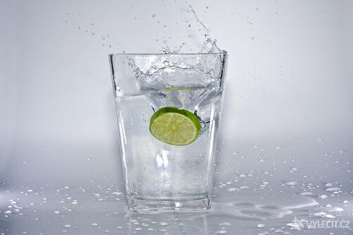 Čistá voda a přírodní vitamíny mají významný vliv, autor: lambda_X