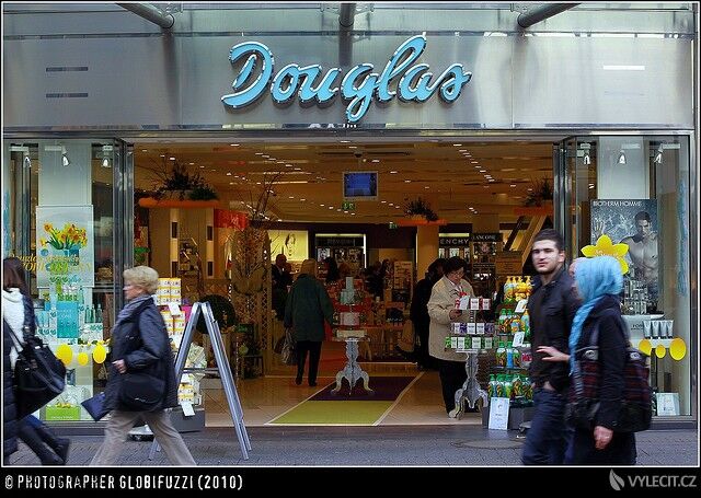 Parfumerie Douglas má po celém světě na 1200 prodejen, autor: GlobiFuzzi
