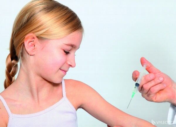 Nechte očkovat své dcery, autor: rotulum fix